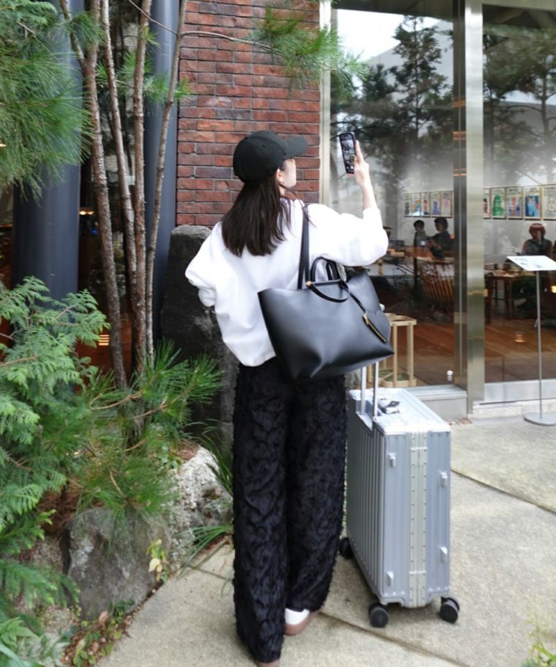 ゆ*°様 未開封　ハート　バッグ yuna様コラボアイテム】ハート型チャーム付き A4サイズ対応