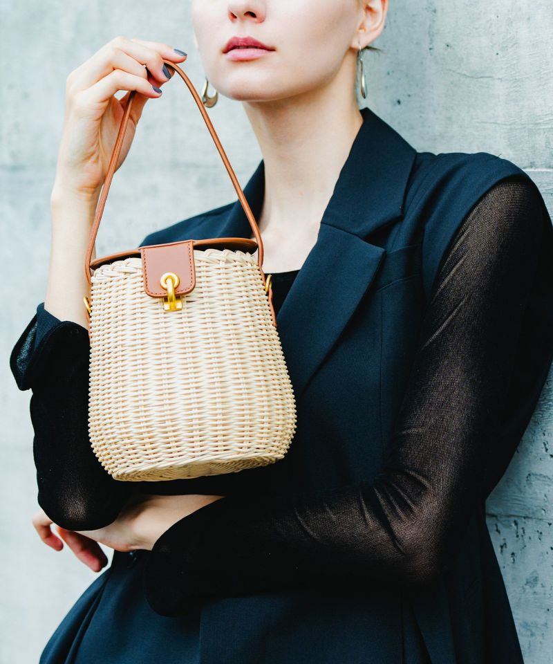 未使用 MARCHER BOX カゴバッグ ショルダー 　ラタン 新品 ZARA バッグ ボックス型 かごバッグ ラタン ショルダー