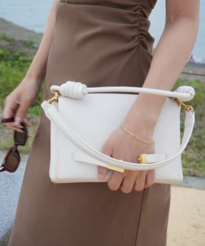 URBAN OUTFITTERS☆フィギュア ディスプレイ トートバッグ Figure Tote Bag | Urban Outfitters